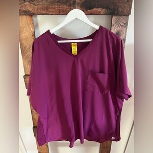 Wonder Wink Pink/ Fusia Scrub Top